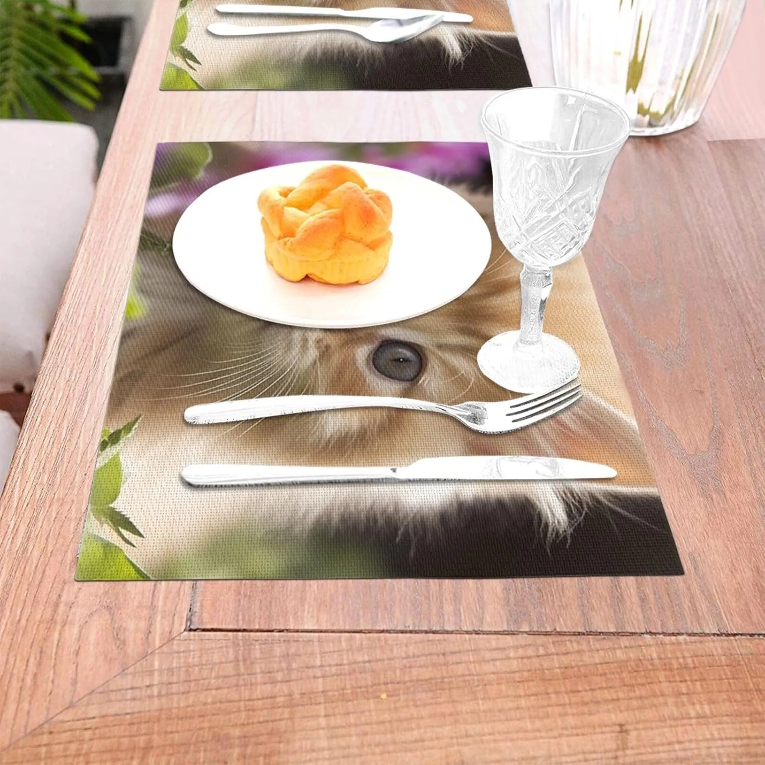 PVC Woven Placemats Set of 1 PCS, Cute Cat Placemat for Dining Table, Heat Resistant Non-Slip Kitchen Place Mats Washable Indoor Outdoor Table Mats 12x18 Inch